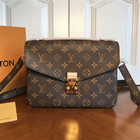 louis vuitton vrouwen tas|Louis Vuitton bags to buy.